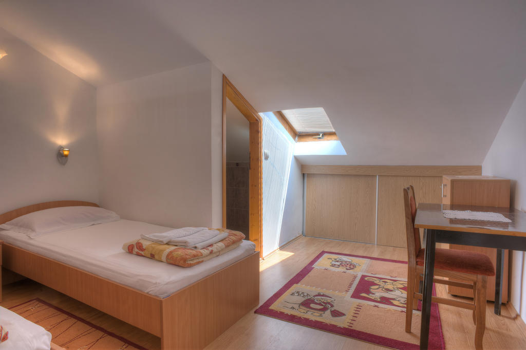 Apartments Durasevic Ivo Sveti Stefan Pokoj fotografie